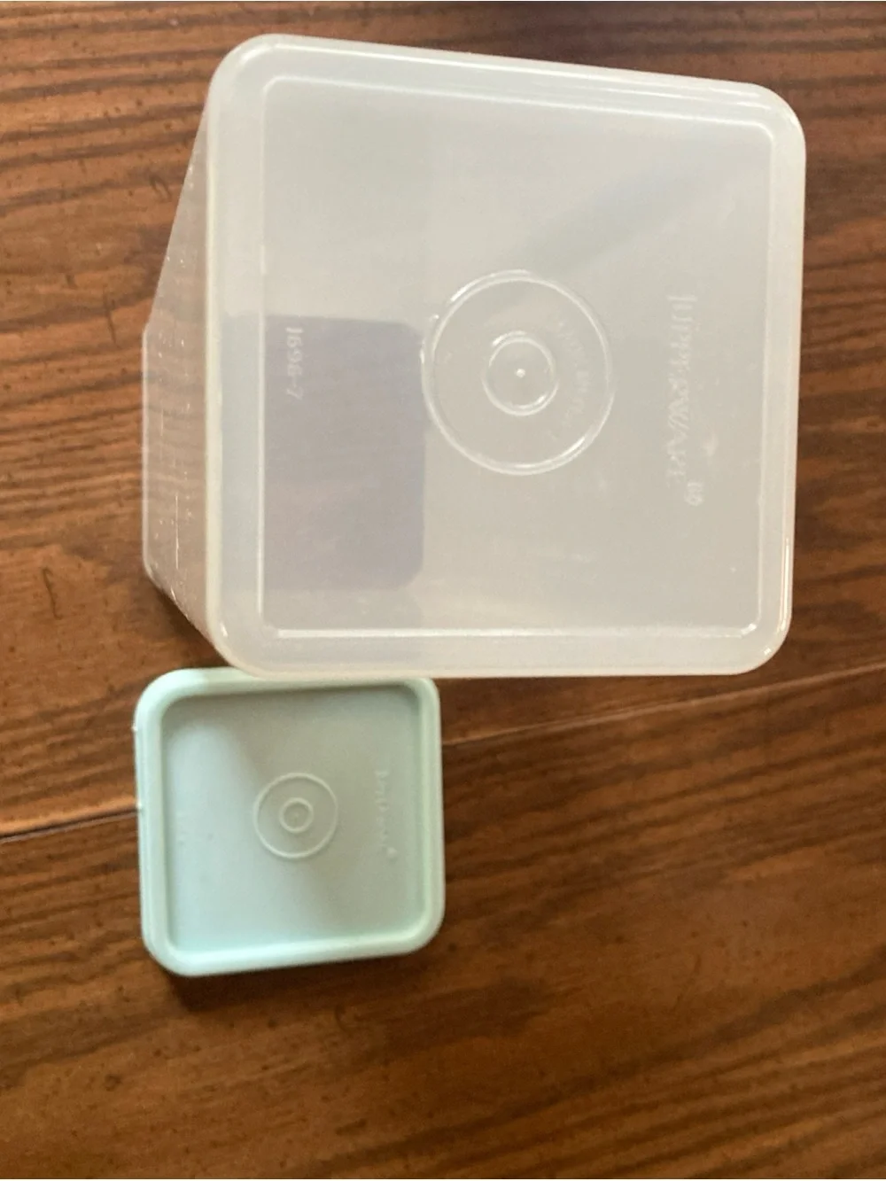 Tupperware velveeta storage Plastic Pantry Container with Mint Green Lid tray